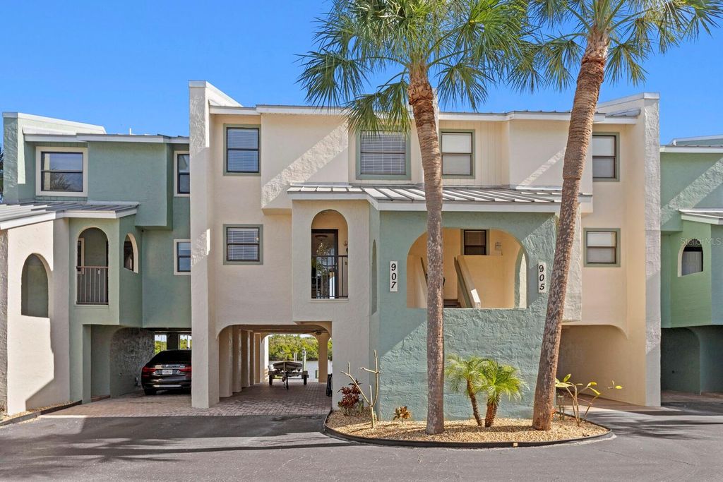 Photo of 907 Bahia Del Sol Drive #907, Ruskin, FL 33570 (MLS # A4675337)