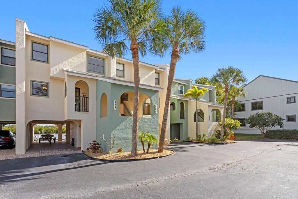 Photo of 907 Bahia Del Sol Drive #907, Ruskin, FL 33570 (MLS # A4675337)