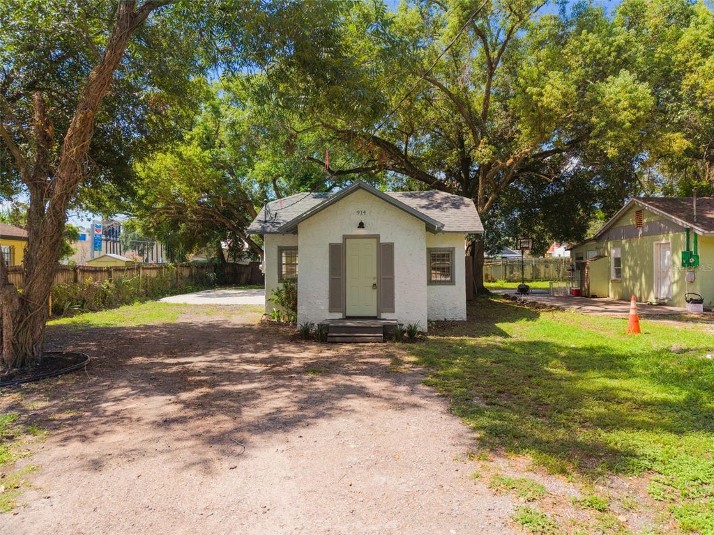 Photo of 914 26th Street, Orlando, FL 32805 (MLS # A4699665)