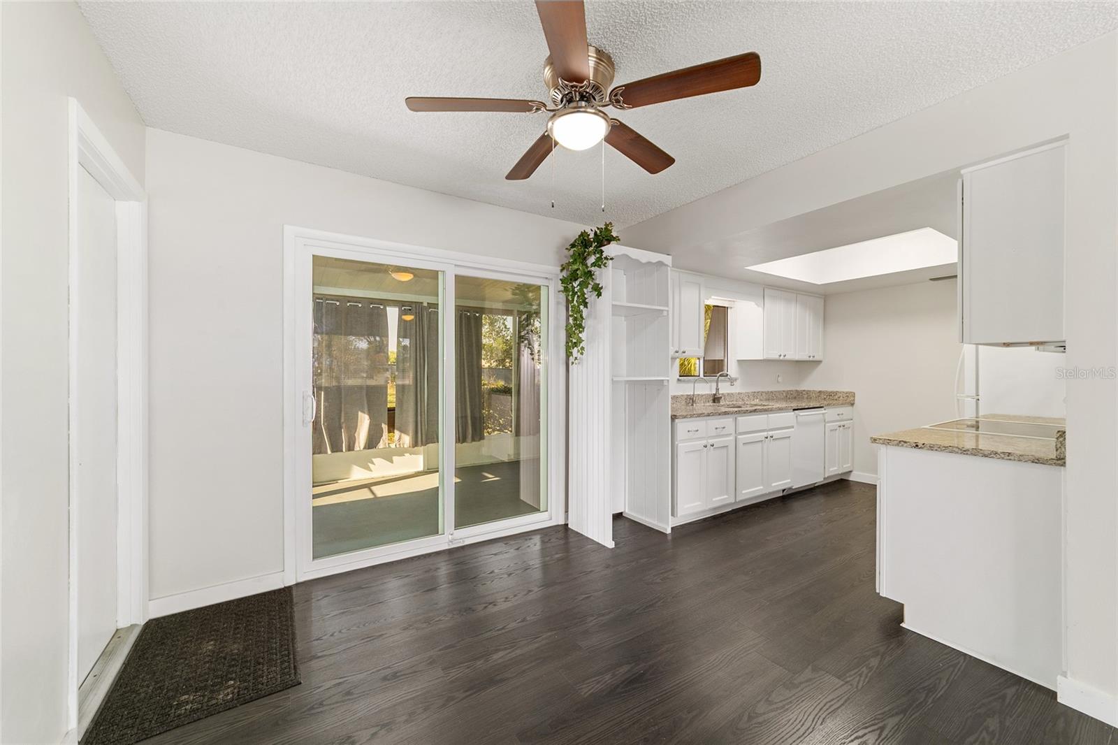 PALM CAY - Residential