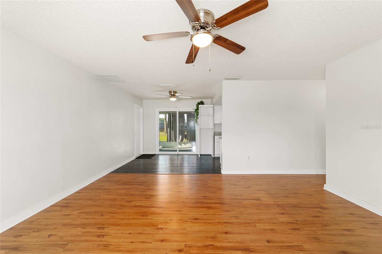 PALM CAY - Residential