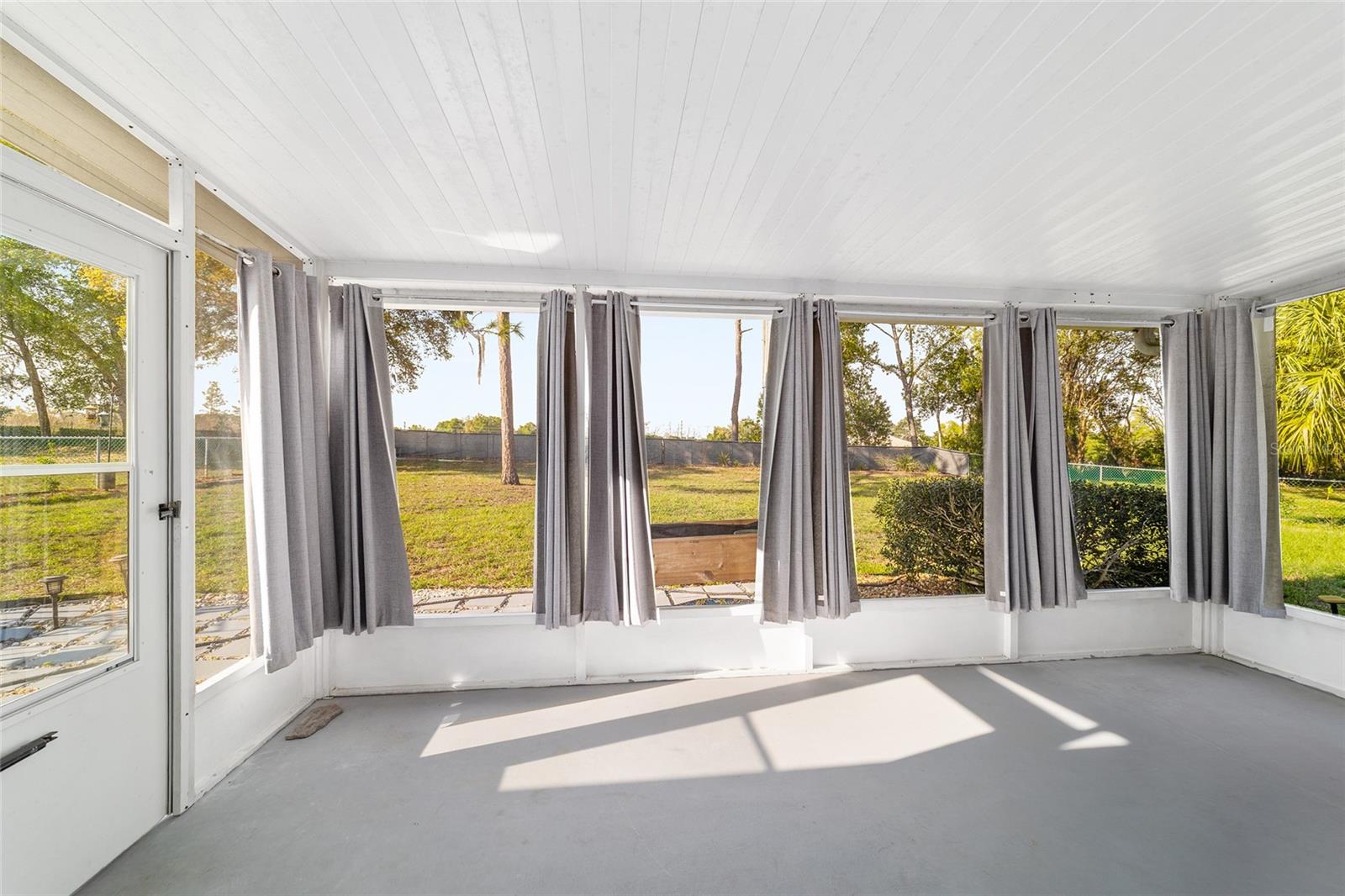 PALM CAY - Residential