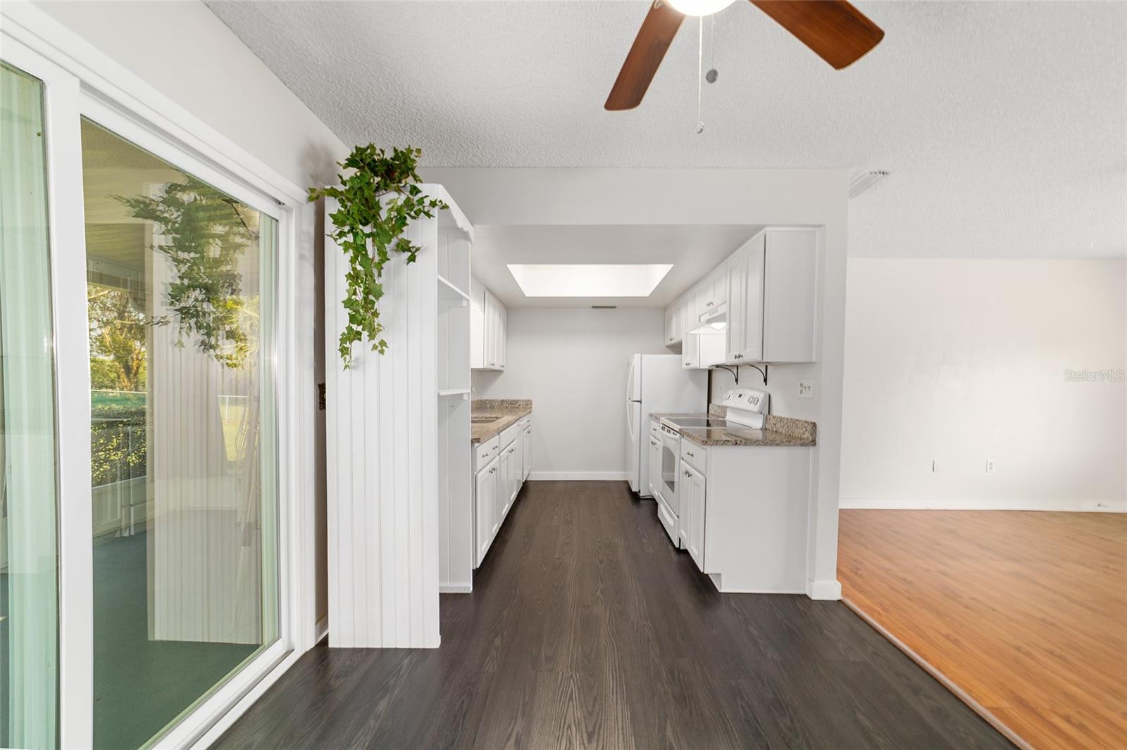 PALM CAY - Residential