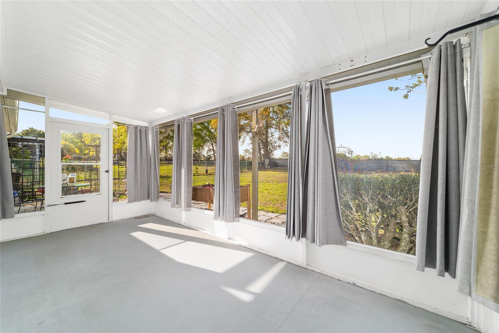 PALM CAY - Residential