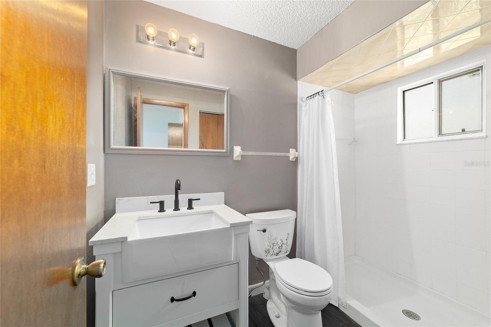 PALM CAY - Residential