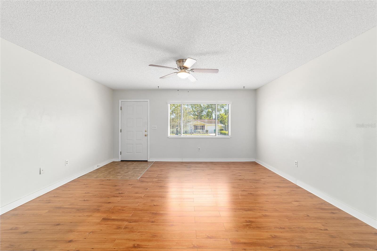 PALM CAY - Residential