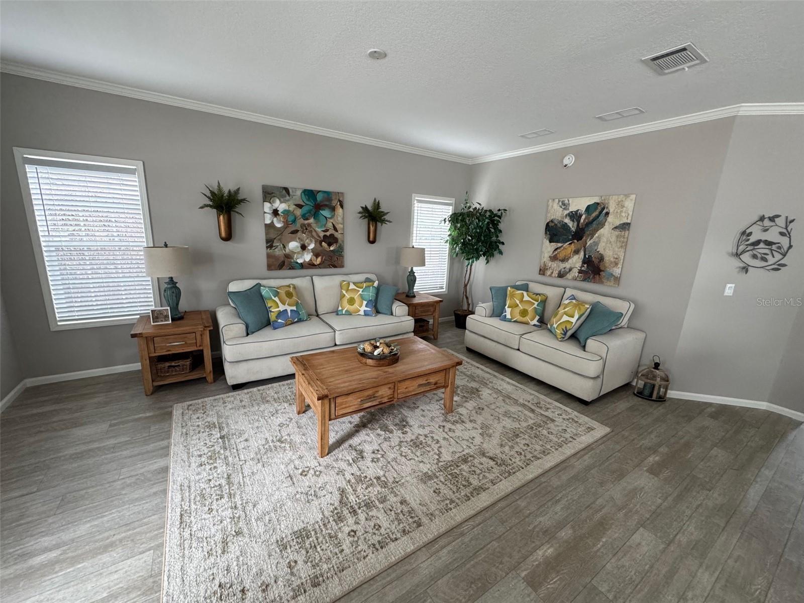 WINDWARD ISLE - Residential