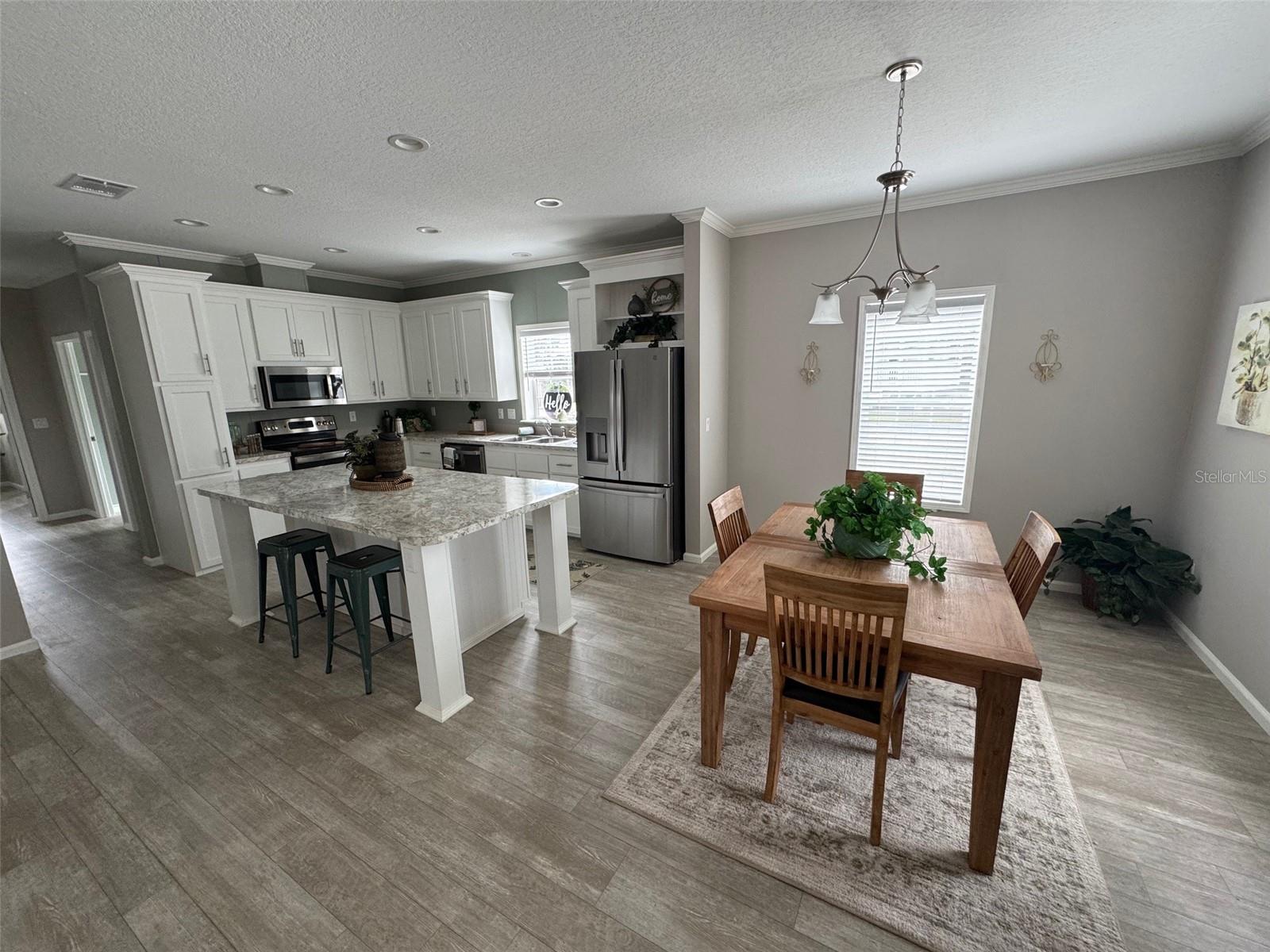 WINDWARD ISLE - Residential