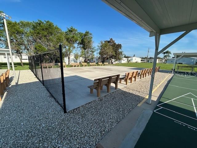 WINDWARD ISLE - Residential
