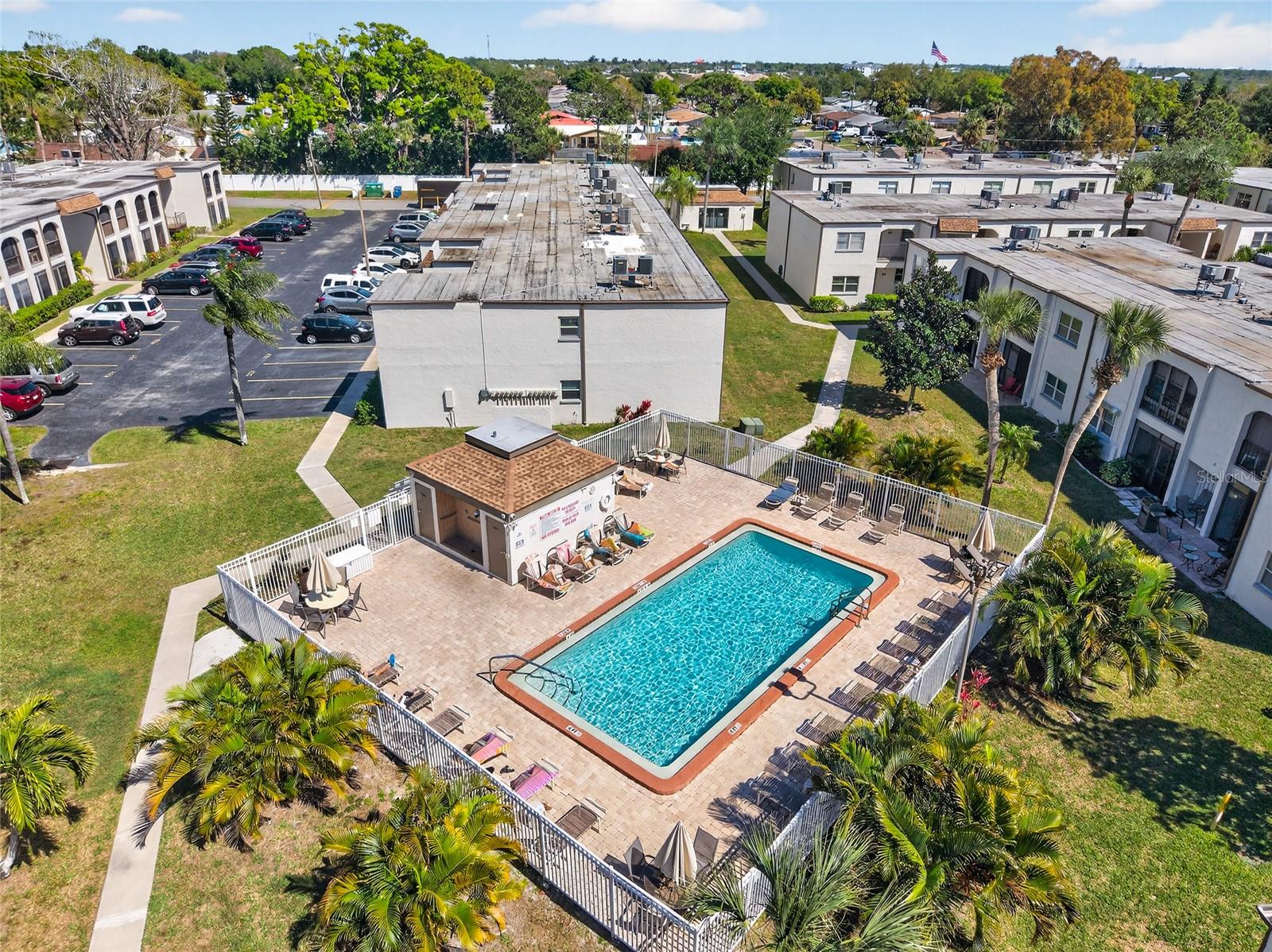 BOULEVARD CLUB THE CONDO - Residential