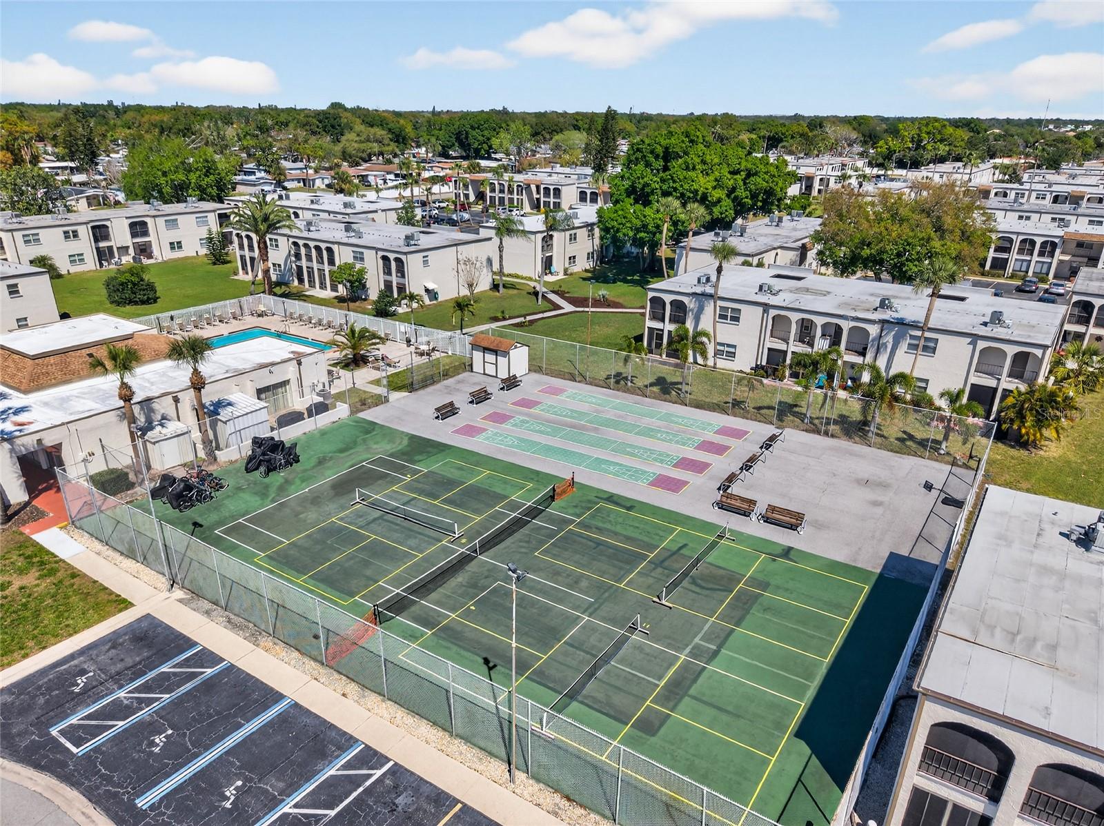 BOULEVARD CLUB THE CONDO - Residential