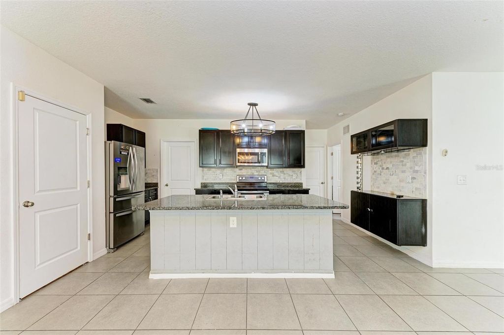 Photo of 123 San Avellino Court, Bradenton, FL 34208 (MLS # A4659704)