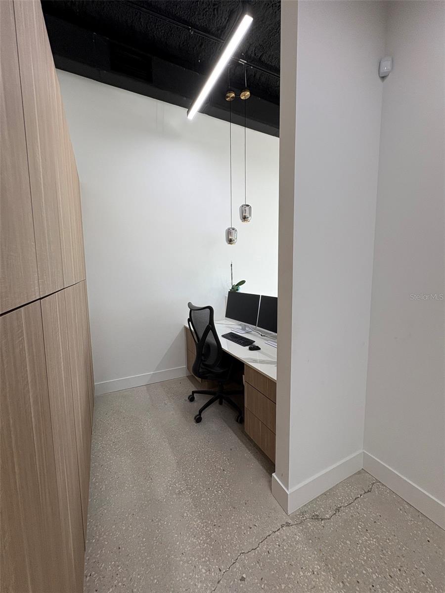 EAST ADD CITY SARASOTA - Commercial Lease