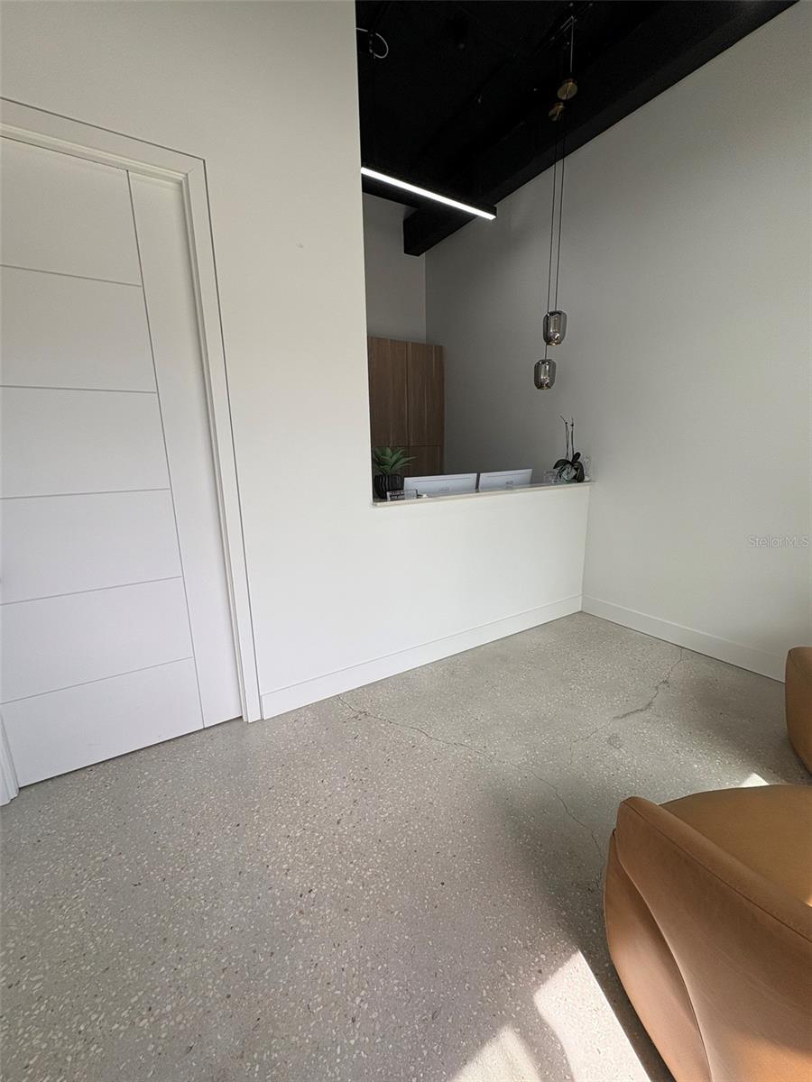 EAST ADD CITY SARASOTA - Commercial Lease