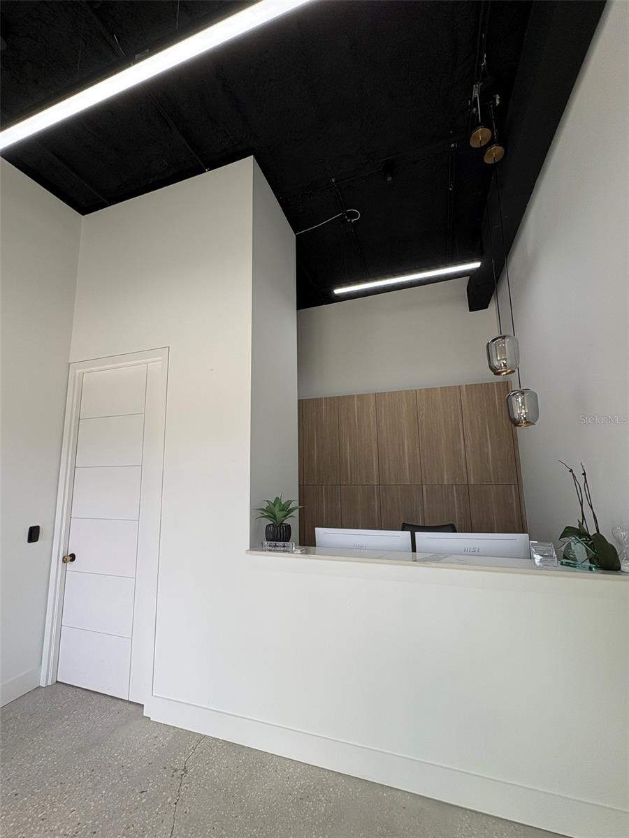 EAST ADD CITY SARASOTA - Commercial Lease