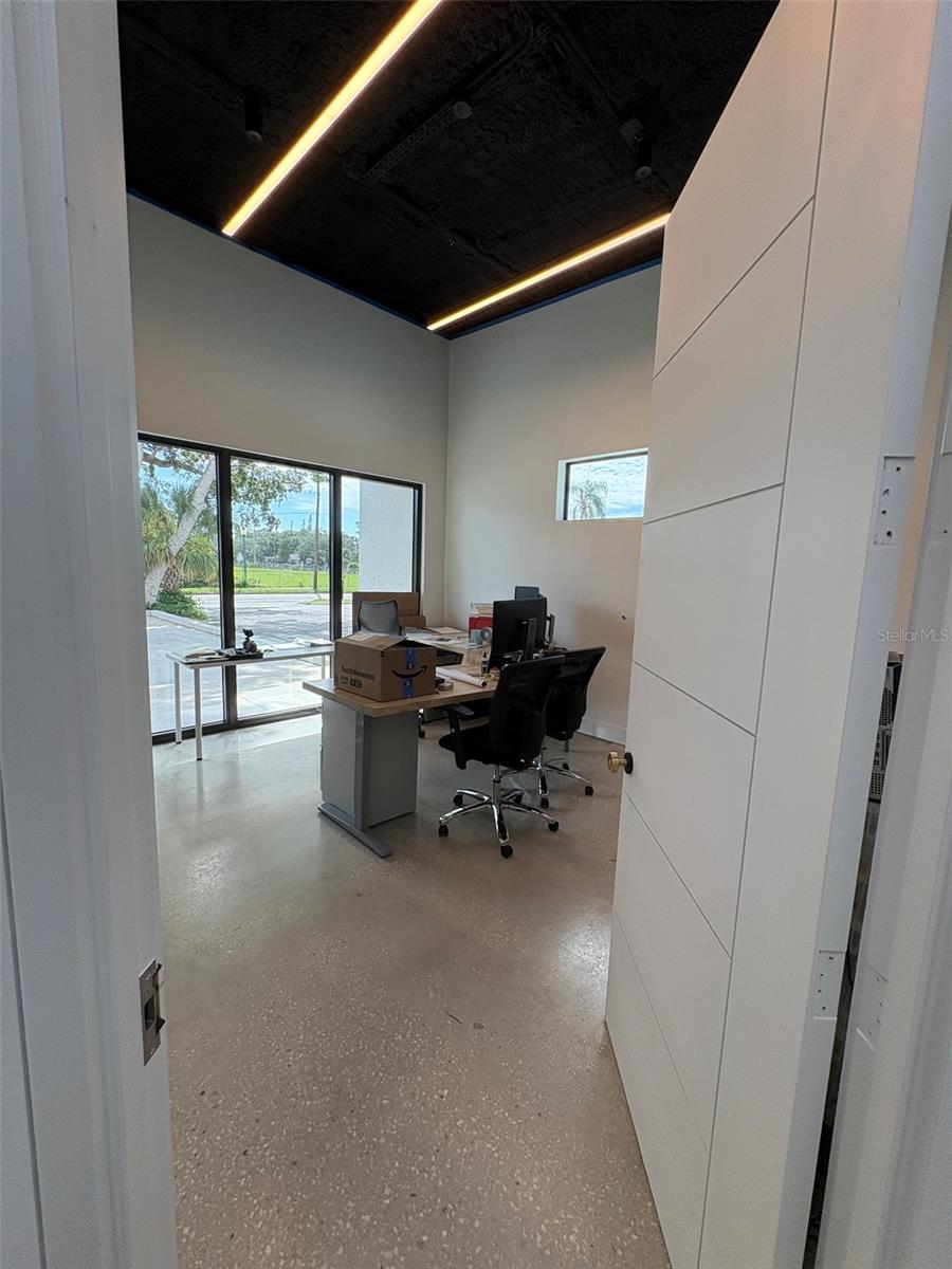 EAST ADD CITY SARASOTA - Commercial Lease