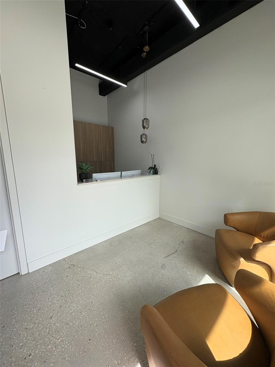 EAST ADD CITY SARASOTA - Commercial Lease