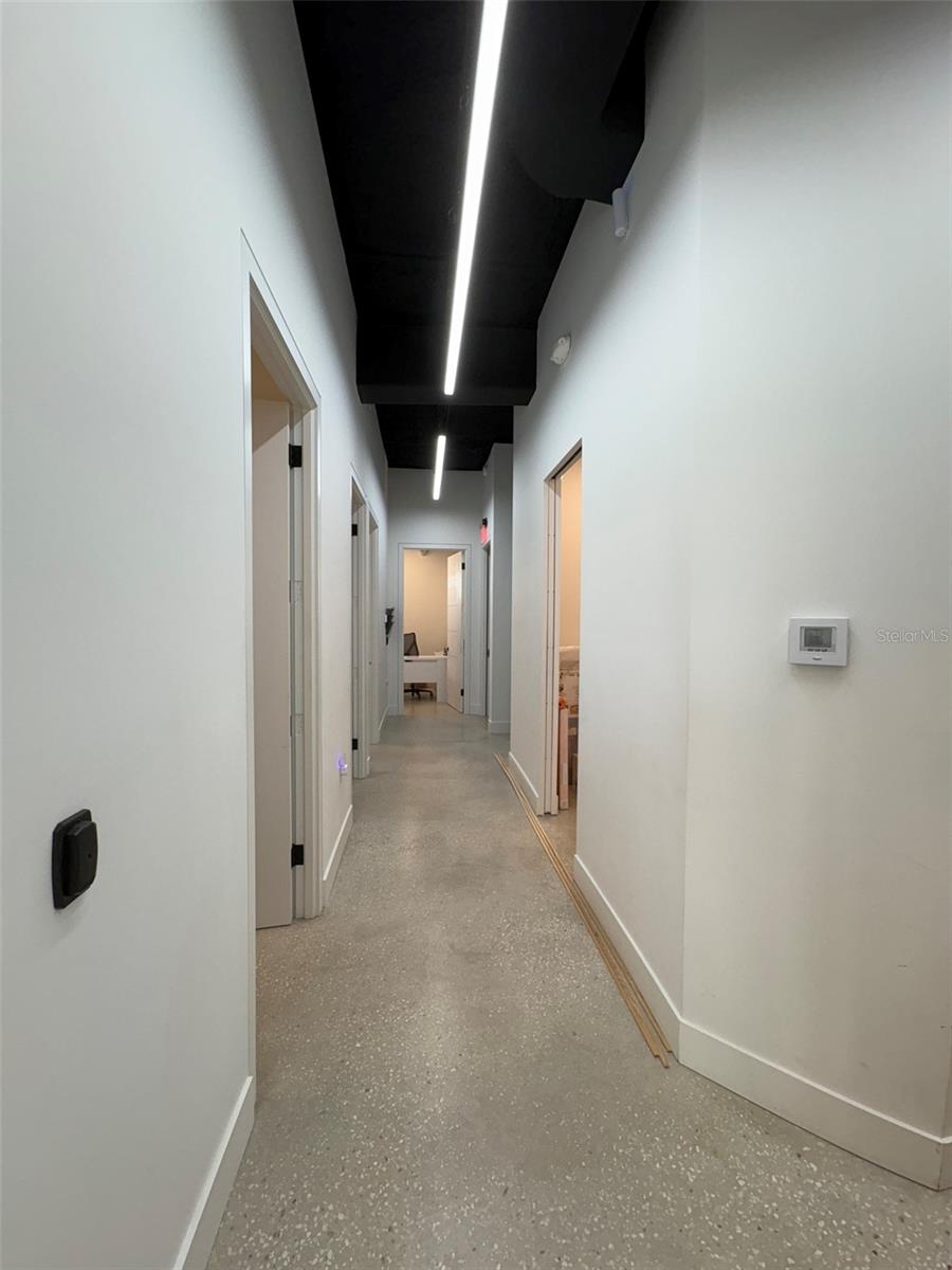 EAST ADD CITY SARASOTA - Commercial Lease