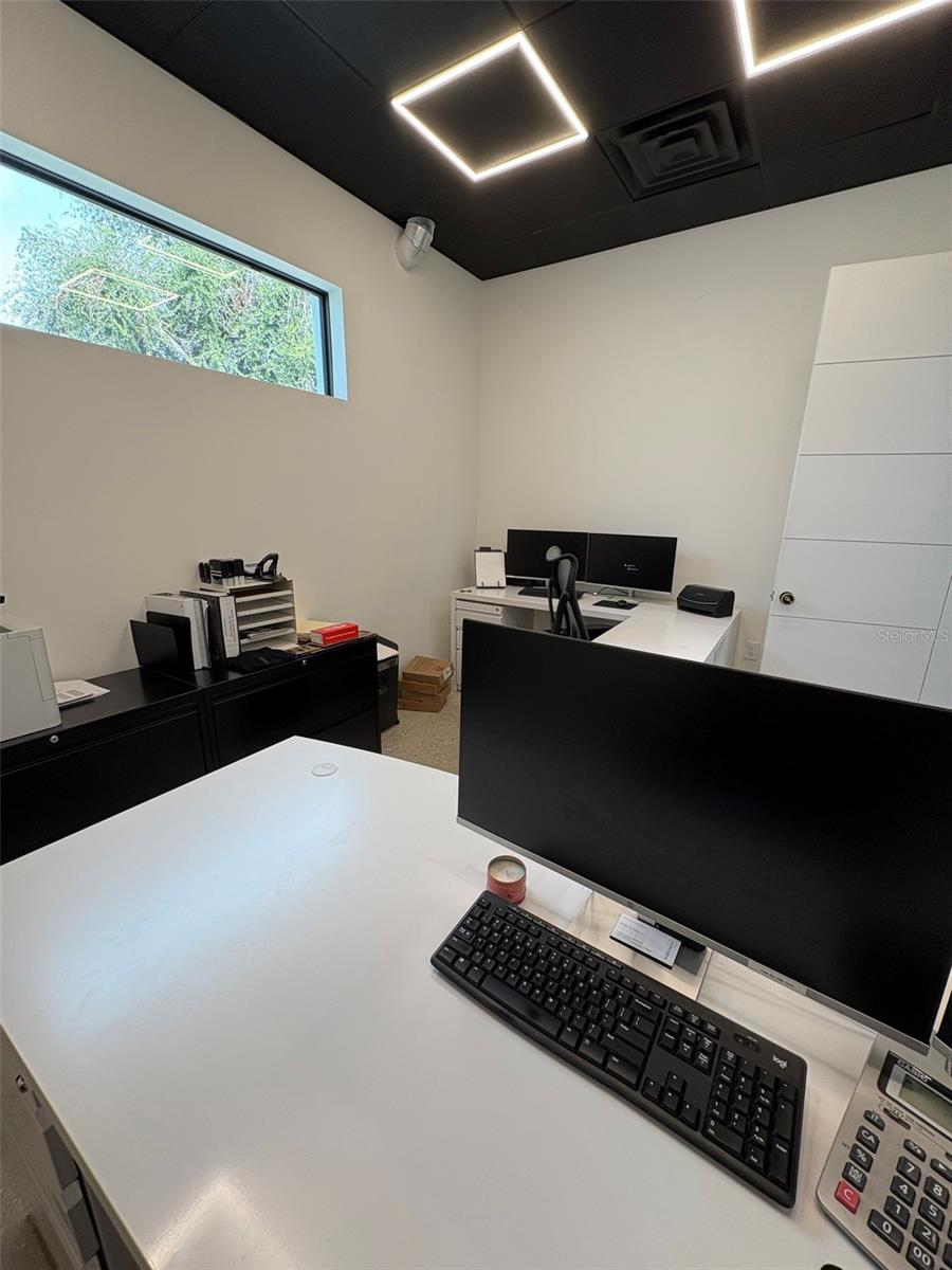 EAST ADD CITY SARASOTA - Commercial Lease