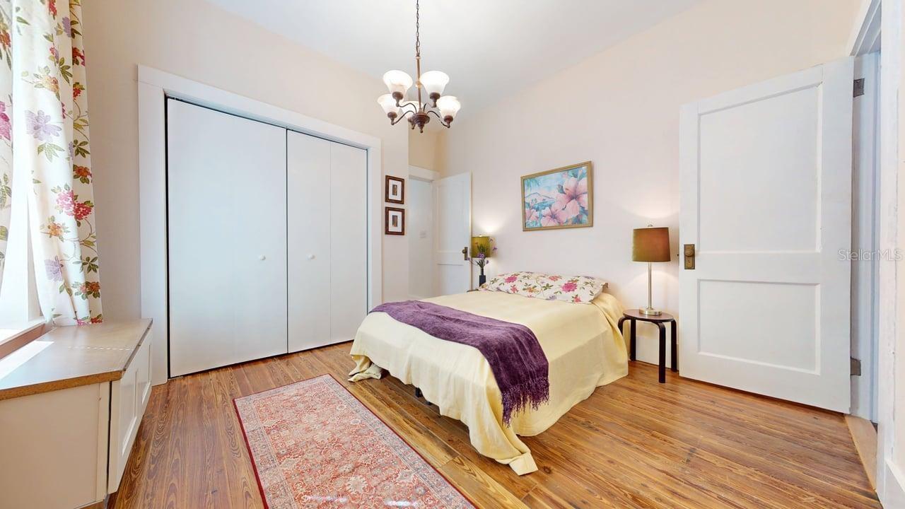 2010 S MAPLE AVENUE