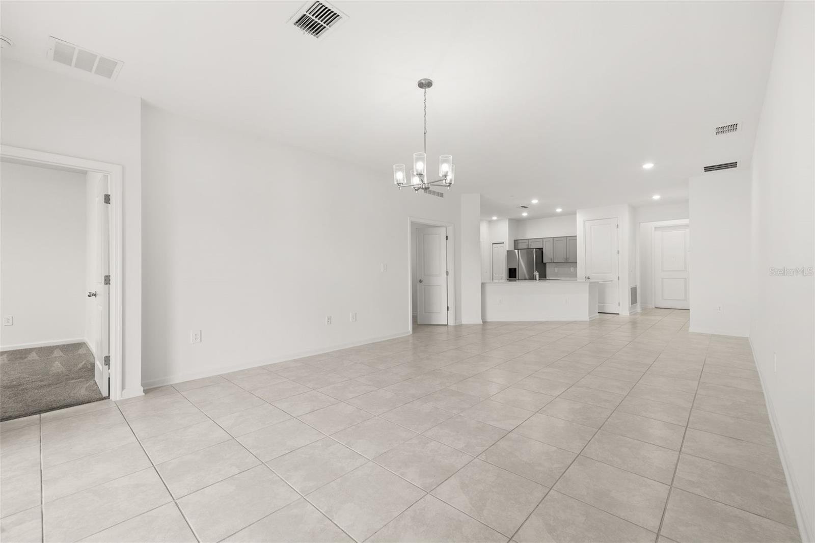 RANCHES/LK MCLEOD II - Residential Lease