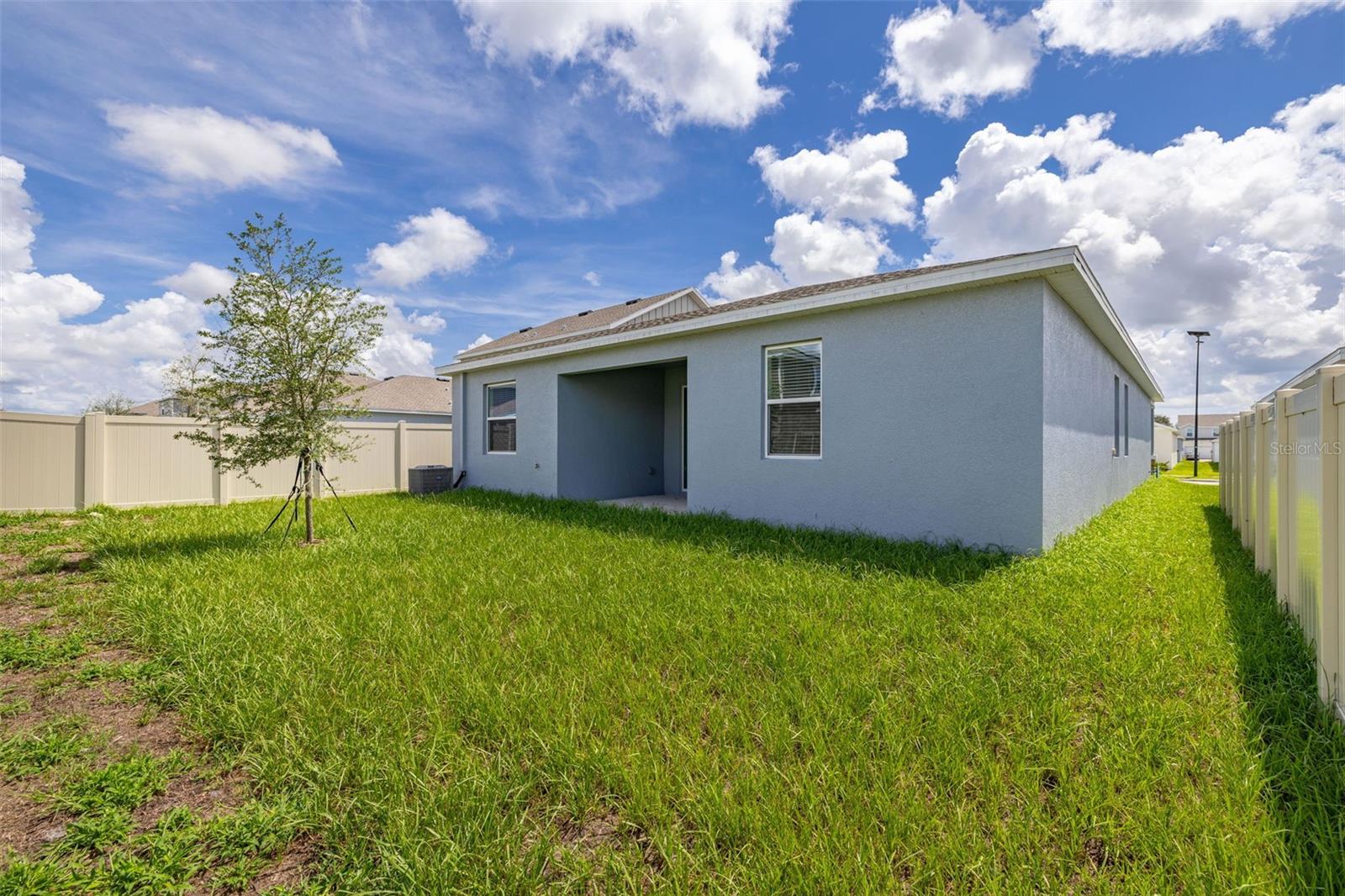 RANCHES/LK MCLEOD II - Residential Lease