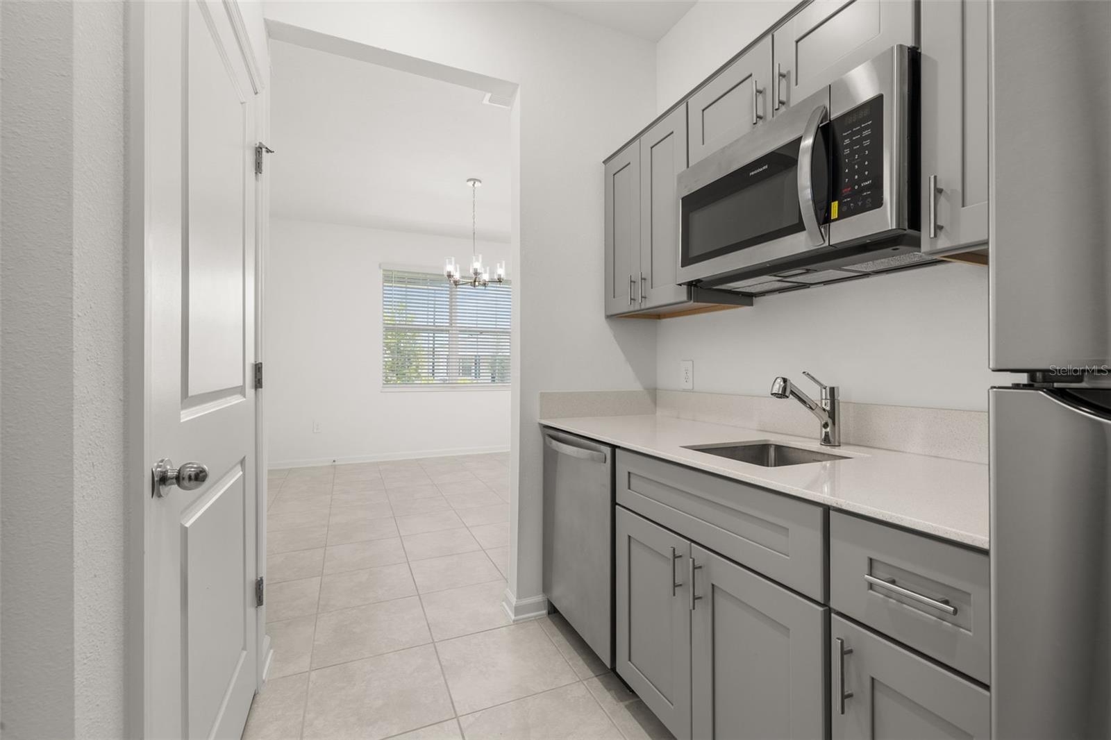 RANCHES/LK MCLEOD II - Residential Lease
