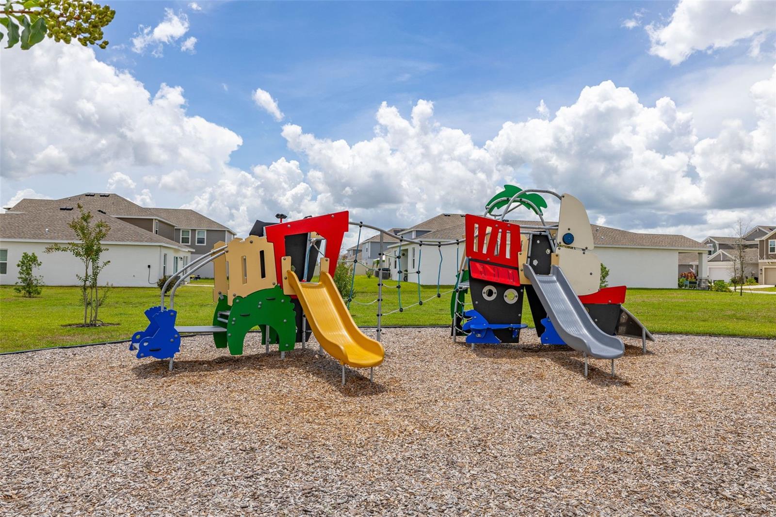 RANCHES/LK MCLEOD II - Residential Lease
