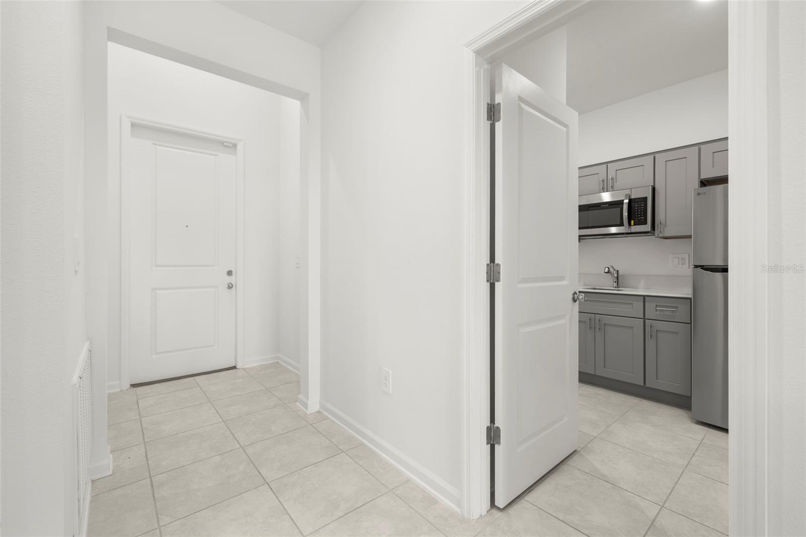 RANCHES/LK MCLEOD II - Residential Lease
