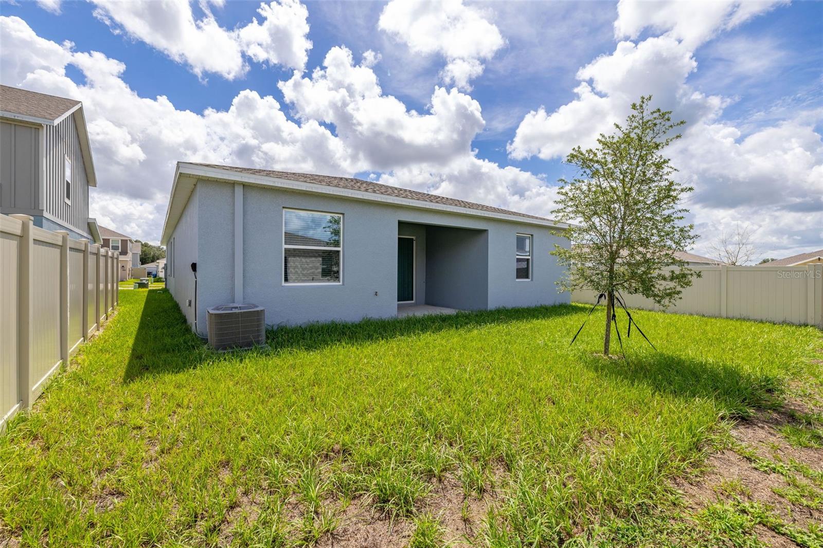 RANCHES/LK MCLEOD II - Residential Lease