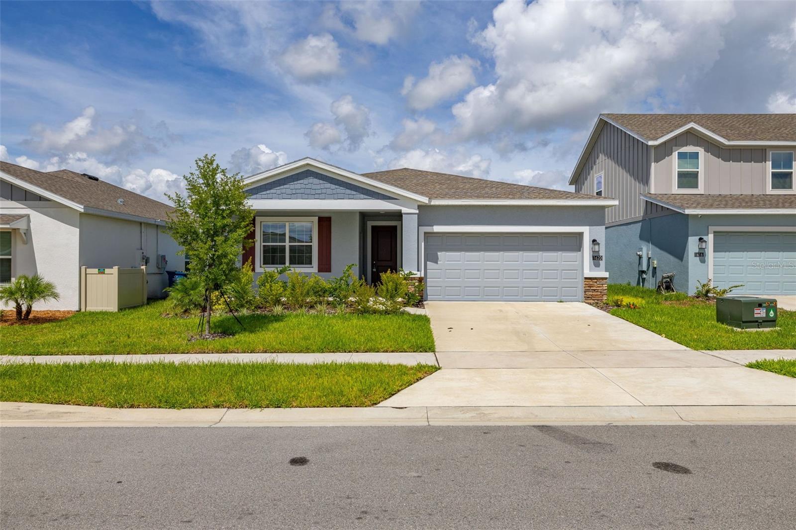 RANCHES/LK MCLEOD II - Residential Lease