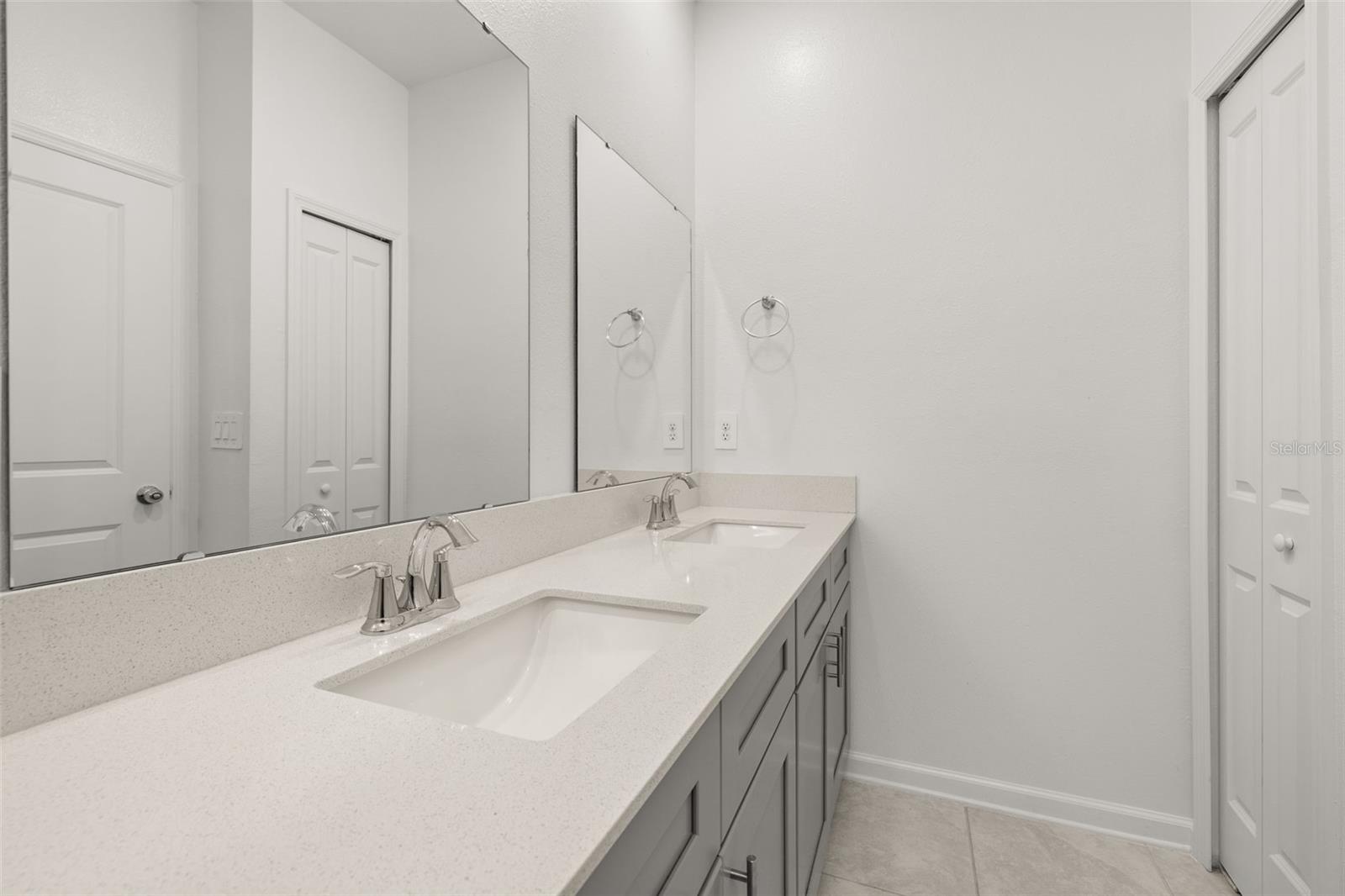 RANCHES/LK MCLEOD II - Residential Lease