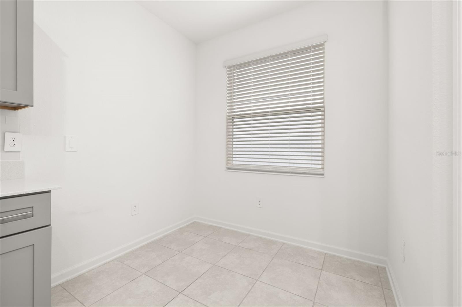 RANCHES/LK MCLEOD II - Residential Lease