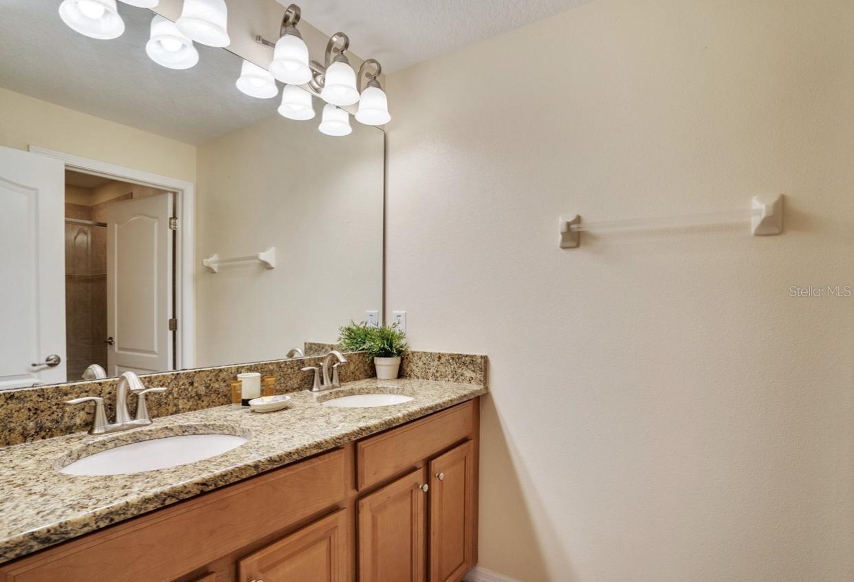 PARADISE PALMS RESORT P1 - Residential Lease