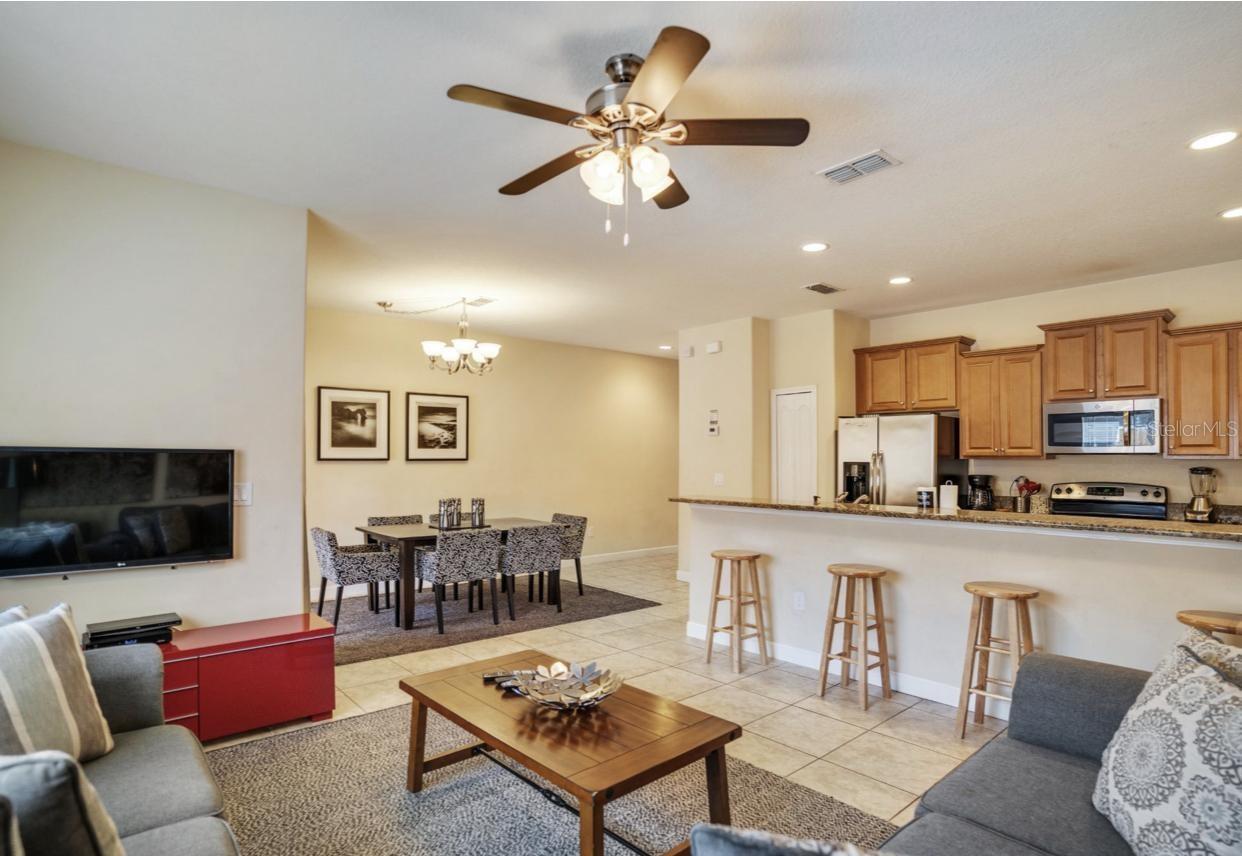 PARADISE PALMS RESORT P1 - Residential Lease