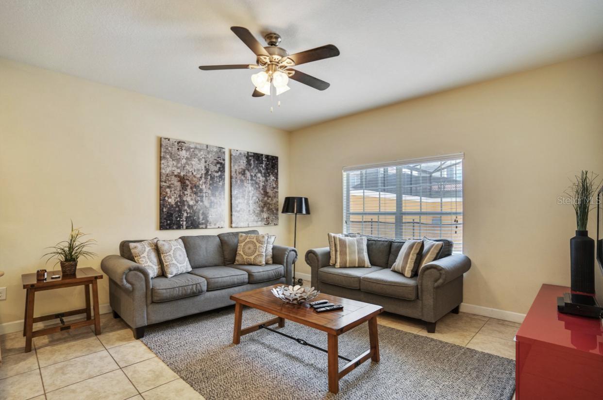 PARADISE PALMS RESORT P1 - Residential Lease