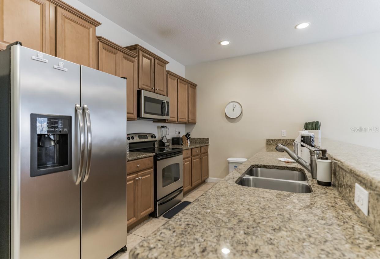 PARADISE PALMS RESORT P1 - Residential Lease