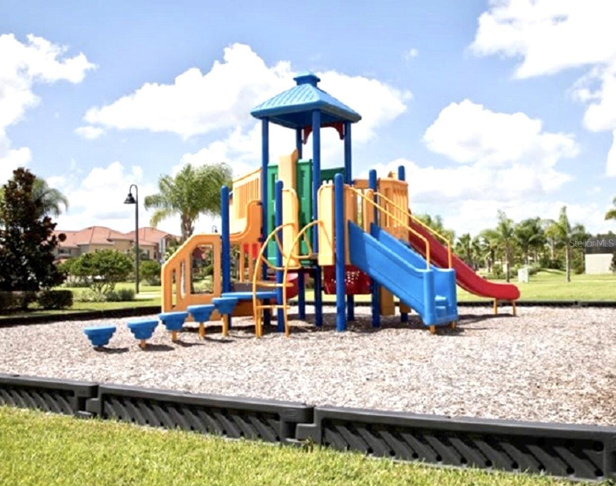 PARADISE PALMS RESORT P1 - Residential Lease