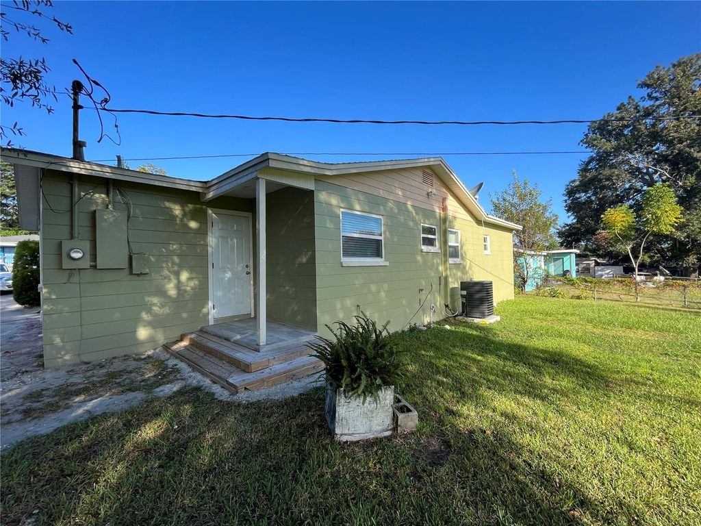Photo of 1717 Bush Avenue, Lakeland, FL 33805 (MLS # L4959167)