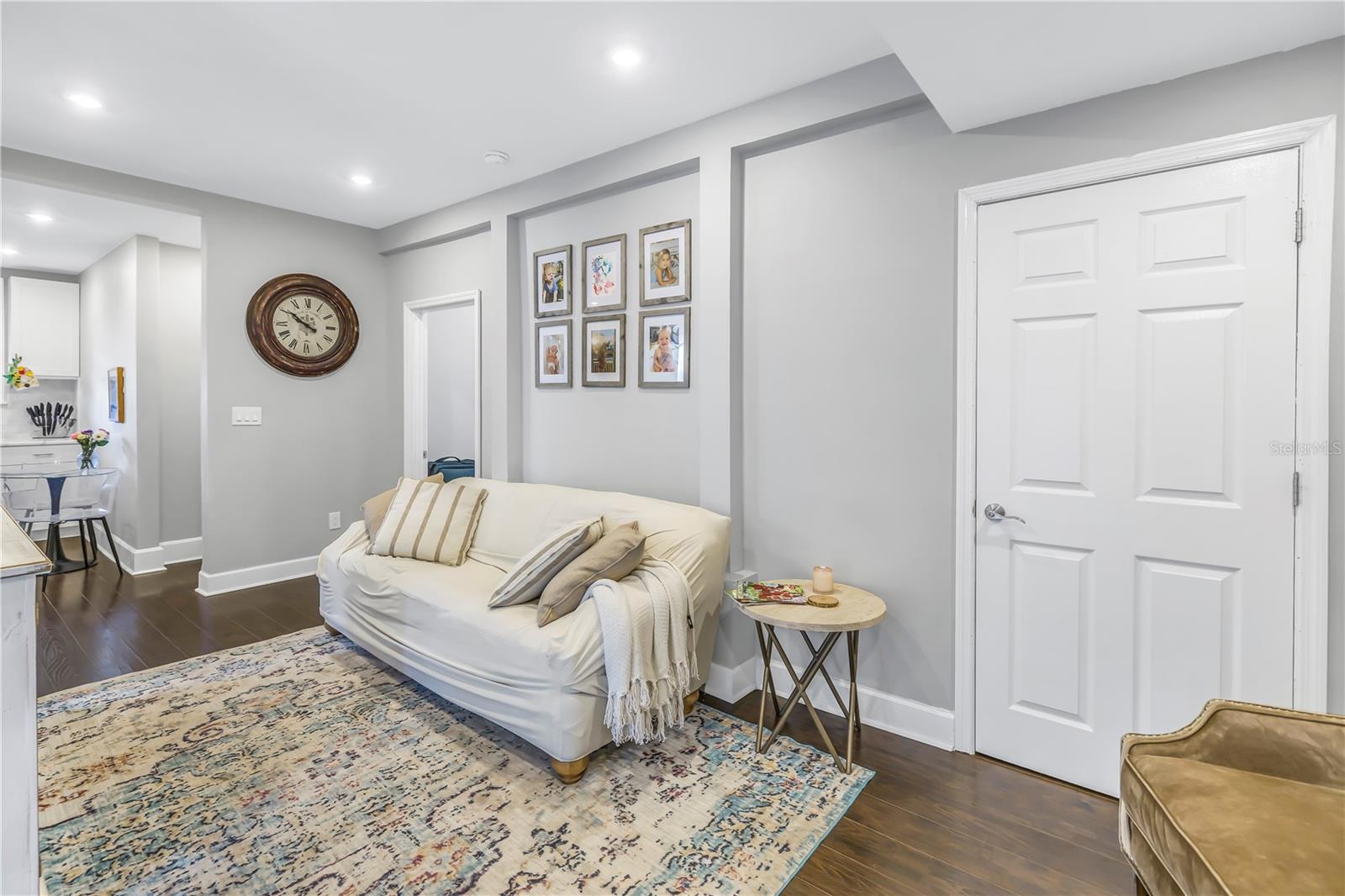 FLORIDA HEIGHTS - Residential Income