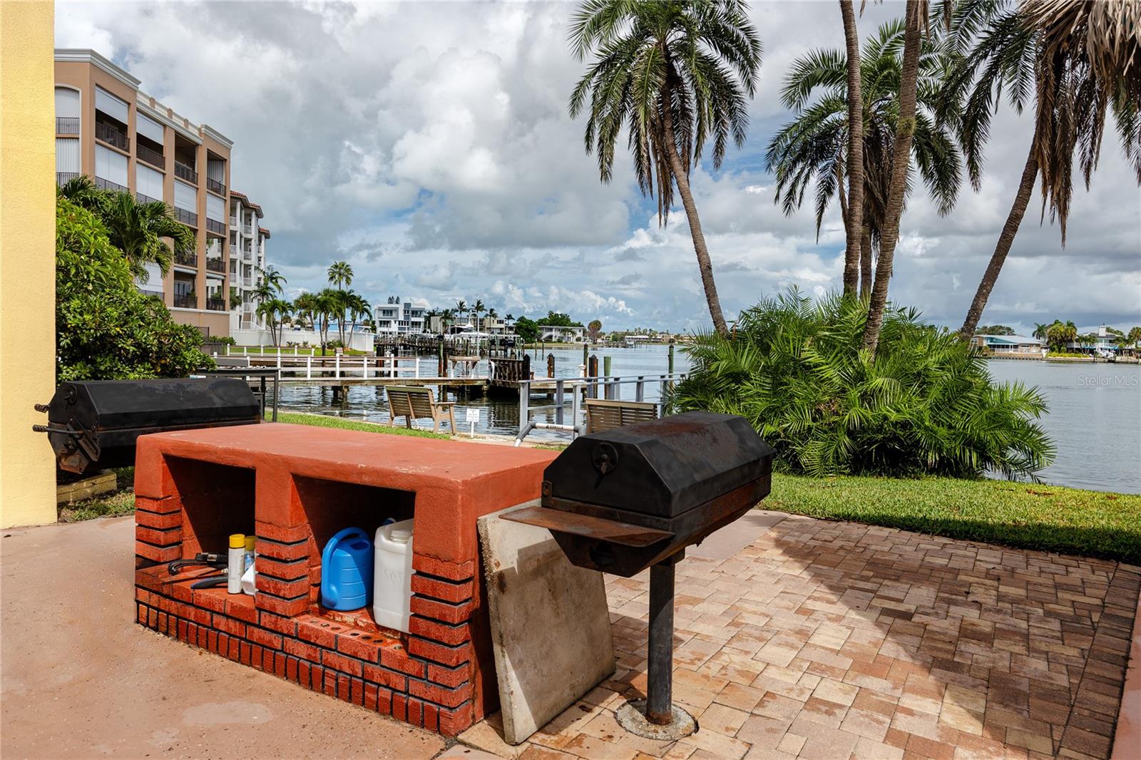 MALYN CONDO MOTEL CONDO - Residential