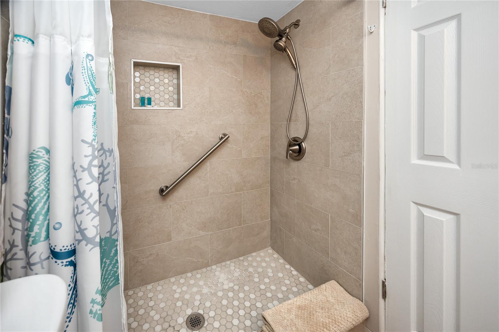 MALYN CONDO MOTEL CONDO - Residential