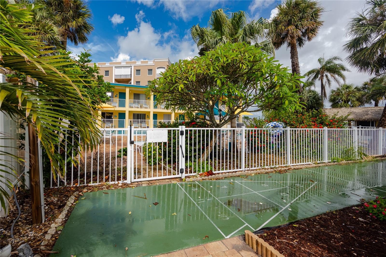 MALYN CONDO MOTEL CONDO - Residential