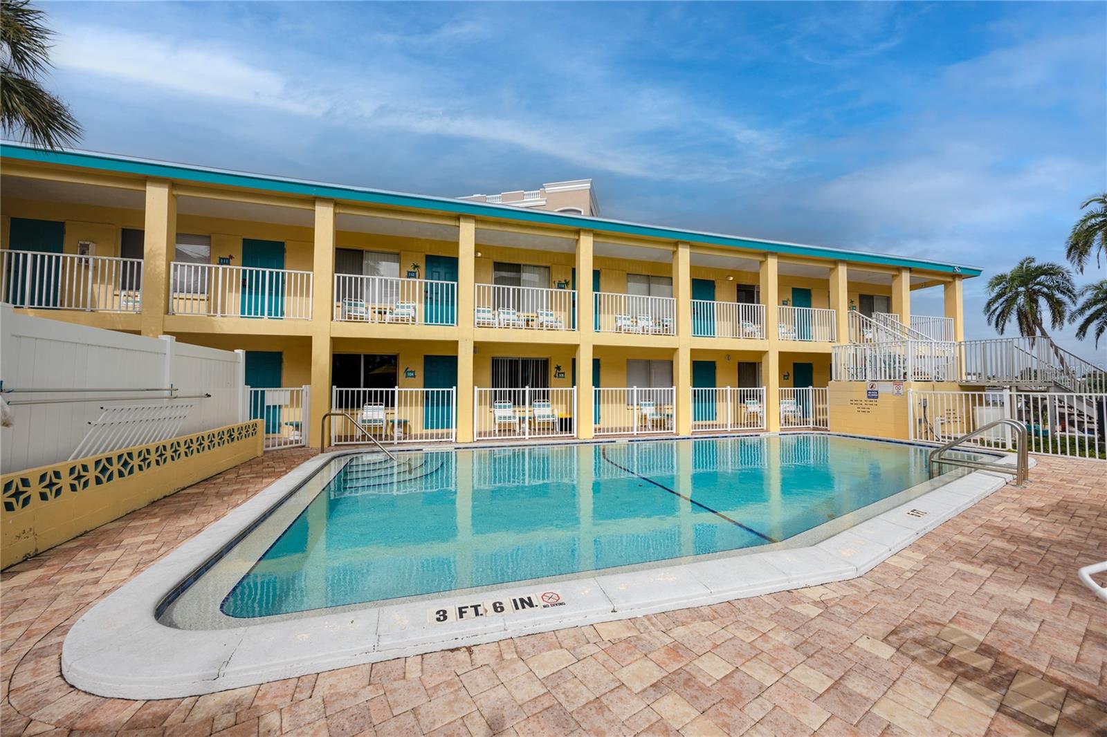 MALYN CONDO MOTEL CONDO - Residential