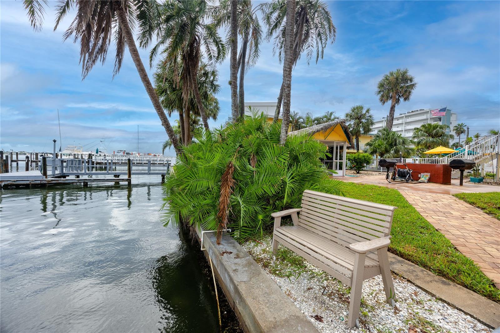 MALYN CONDO MOTEL CONDO - Residential