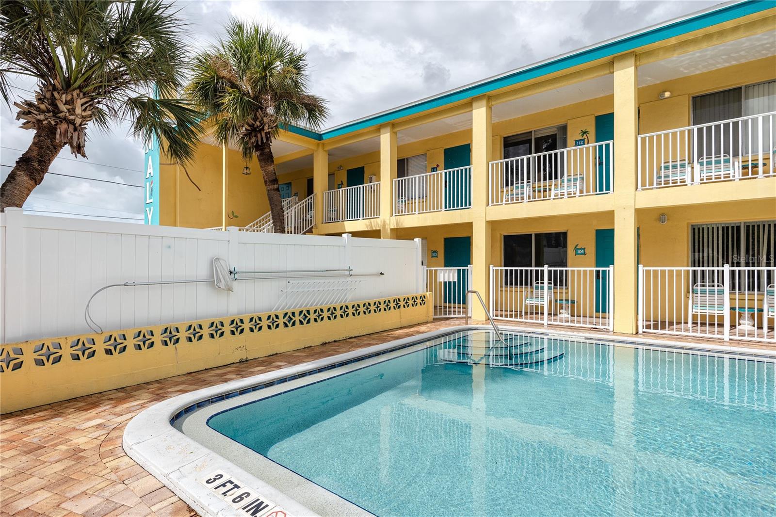 MALYN CONDO MOTEL CONDO - Residential