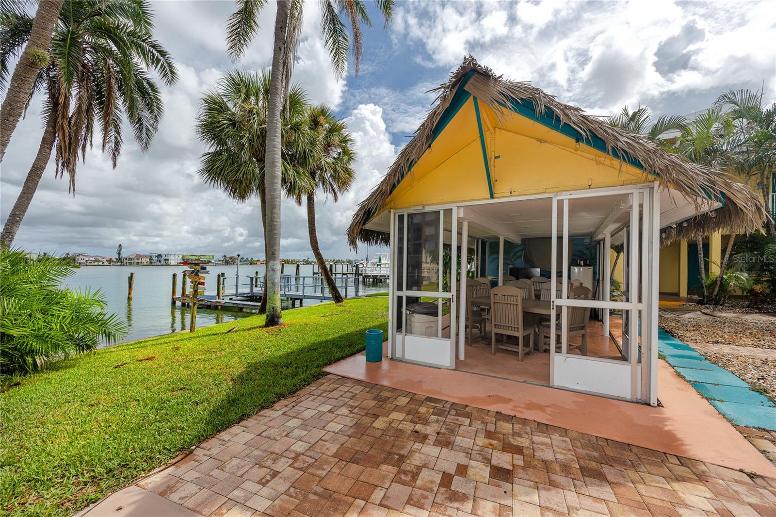 MALYN CONDO MOTEL CONDO - Residential