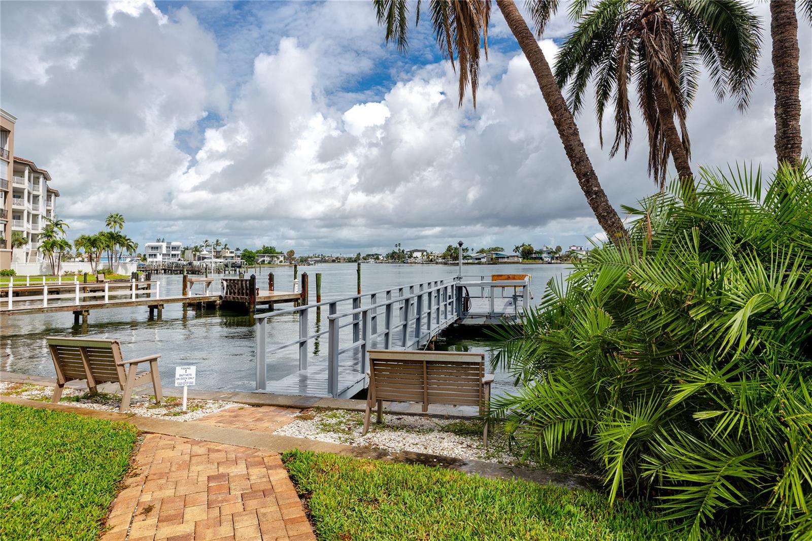 MALYN CONDO MOTEL CONDO - Residential