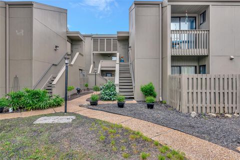 Photo of 232 Woodland Drive, Osprey, FL 34229 (MLS # A4671600)