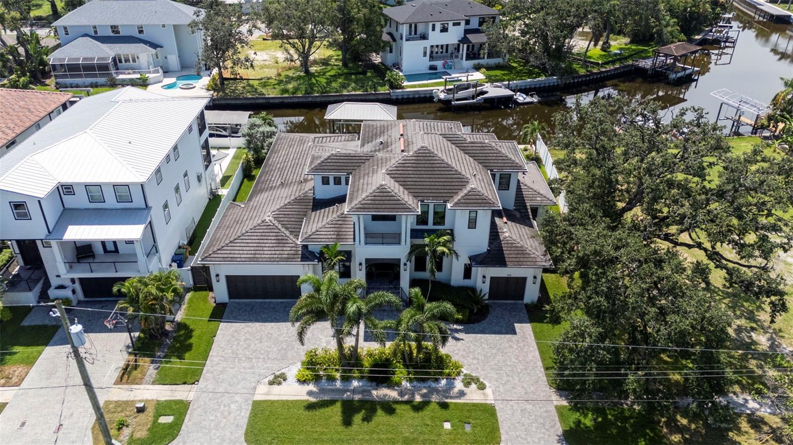 DAVIS ISLANDS PB10 PG52 TO 57 - Residential